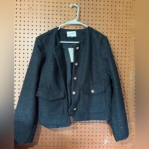 Universal threads black jacket- super soft- gold
Buttons- nwt size large